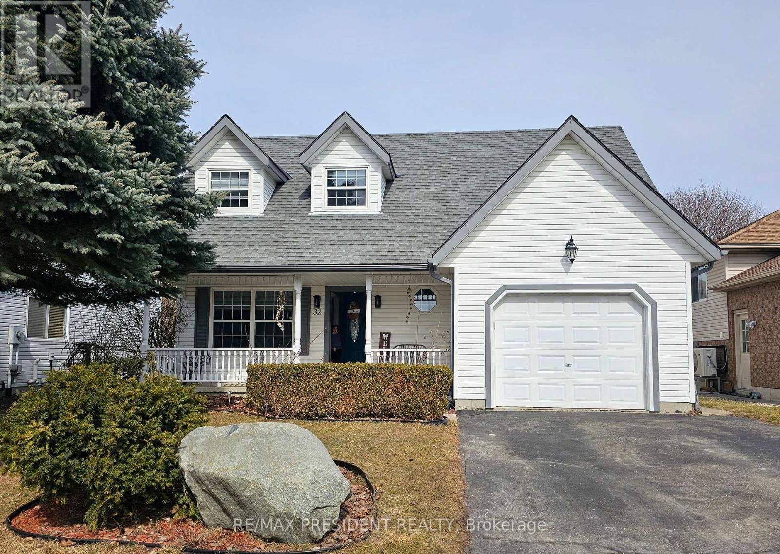 Property Photo: 32 Algonquin Road ON N4T 1R8