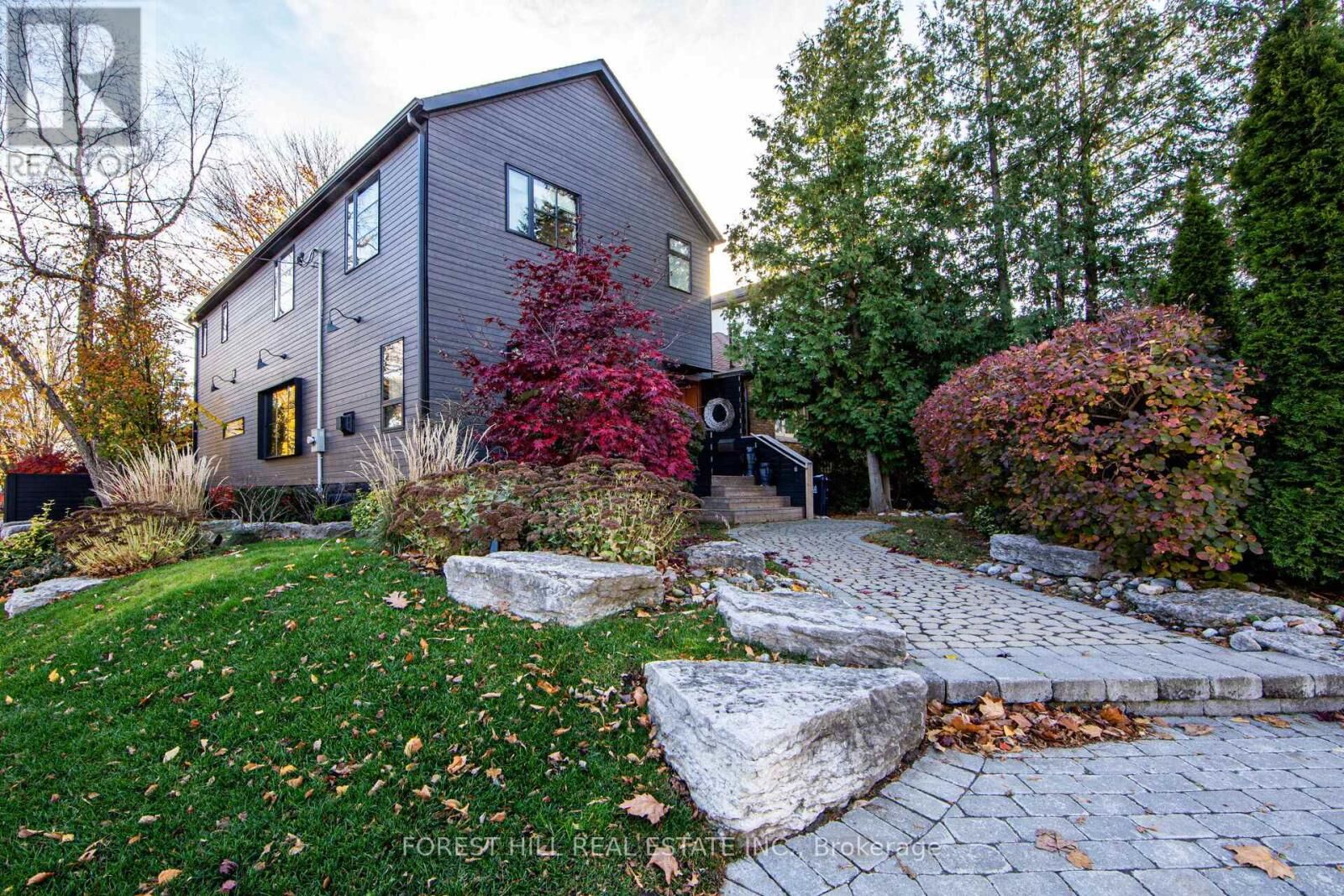Property Photo: 257 Manor Road East ON M4S 1S1