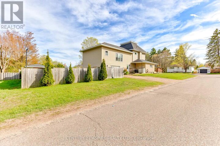 Property Photo:  509 Roy Street East  ON K8A 6R1 