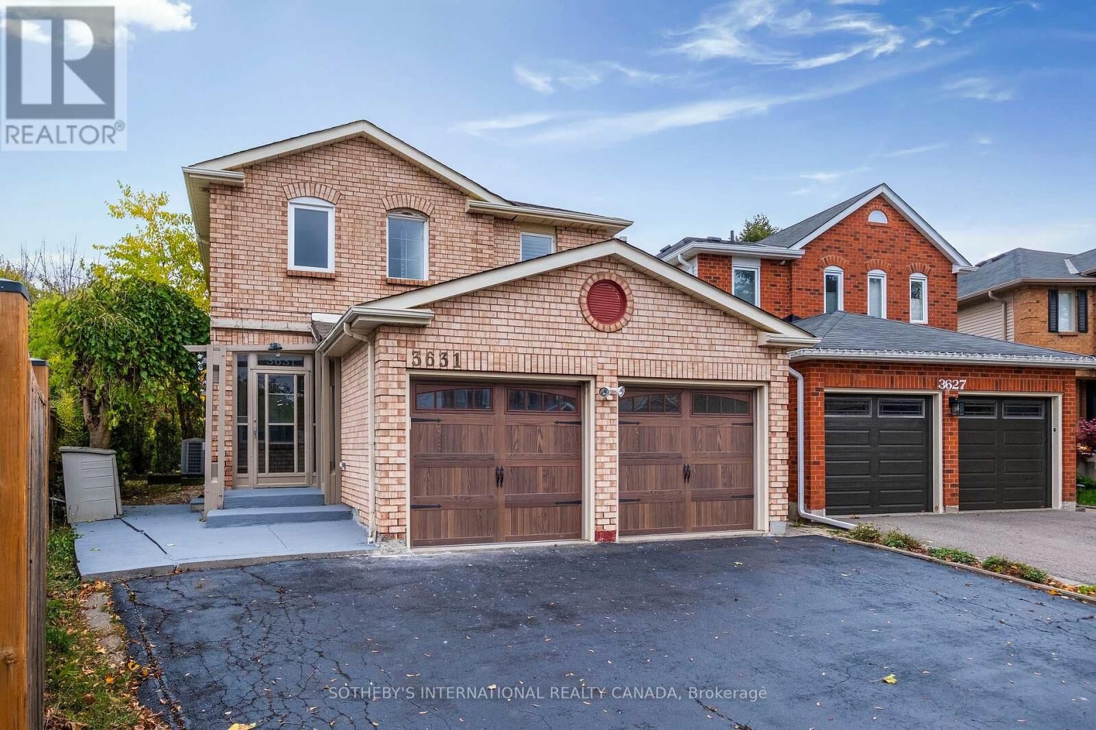 Property Photo:  3631 Cherrington Crescent  ON L5L 5C6 