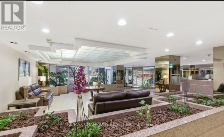 Property Photo:  400 Webb Drive 1204  ON L5B 3Z7 