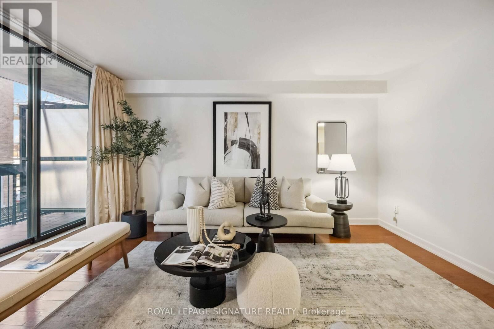 Property Photo:  212 St. George Street 201  ON M5R 2N5 