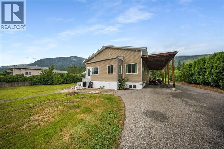 Property Photo: 309 12th Avenue BC V0G 1G0
