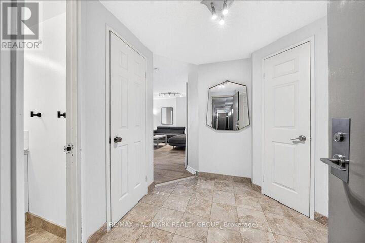 Property Photo:  55 Centre Avenue 1506  ON M5G 2H5 