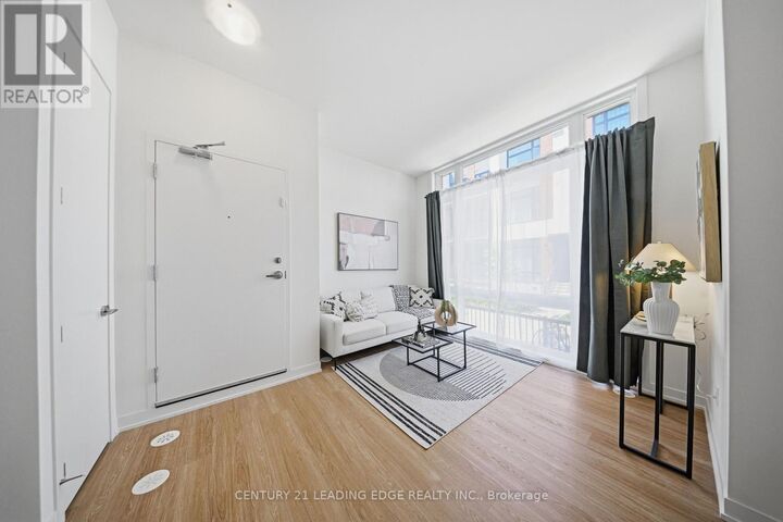 Property Photo:  2 Steckley House Ln Lane 909  ON L4S 0N4 