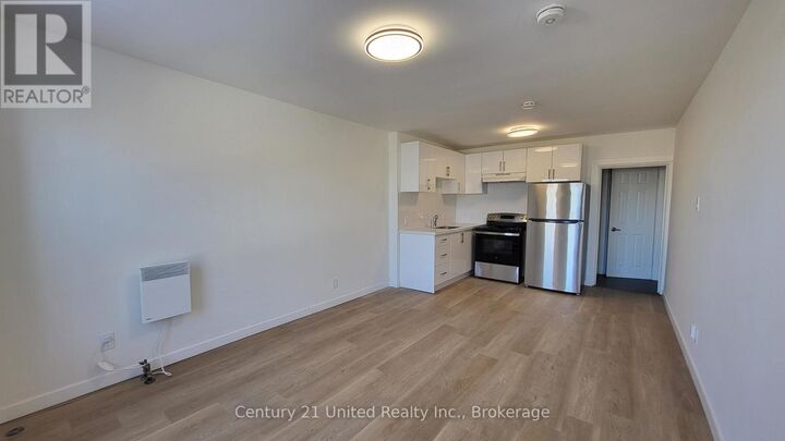 Photo de la propriété:  172.5 Hunter Street West 1  ON K9H 2L2 