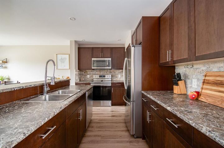 Property Photo:  112 McKellar Drive  MB R3R 2W9 