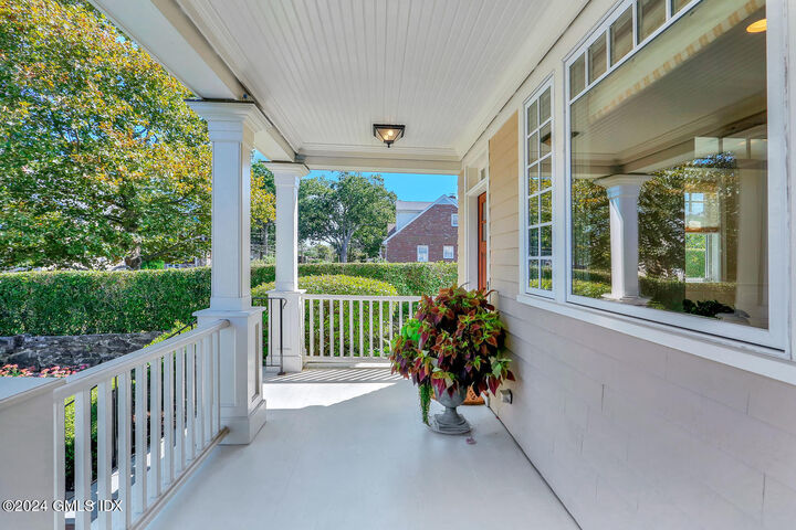 Property Photo:  32 Reynolds Place A  CT 06831 