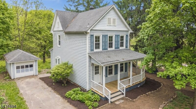 Property Photo:  5 Springside Road  NJ 08829 
