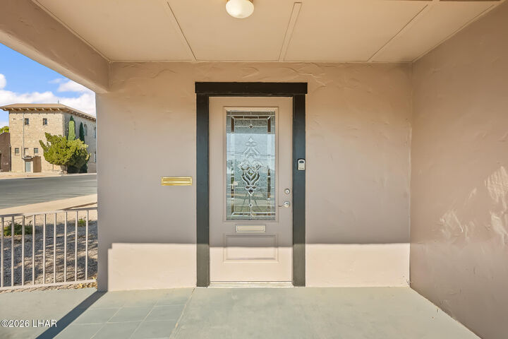 Property Photo:  310 E Oak St  AZ 86401 