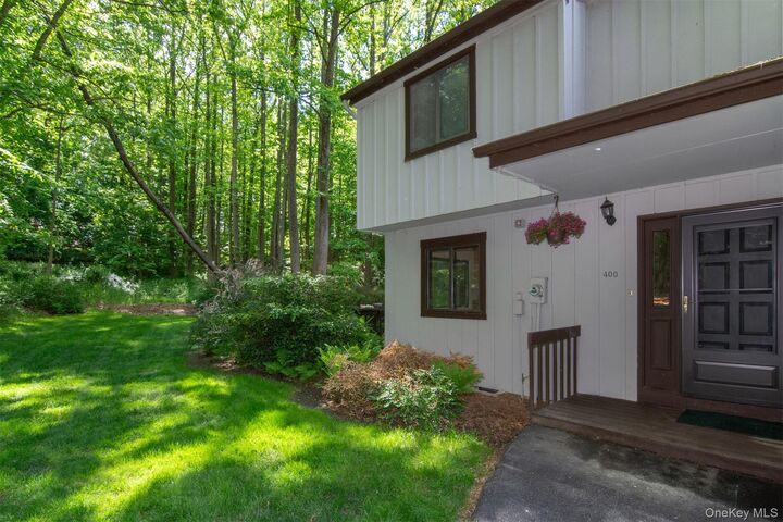 Property Photo:  400 Birch Lane 400  NY 10533 