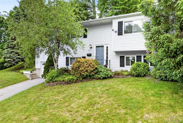 Property Photo:  4 Pamela Lane  NY 10595 