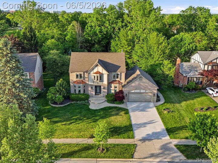 Property Photo:  1232 Bradbury Drive  MI 48098 6311 