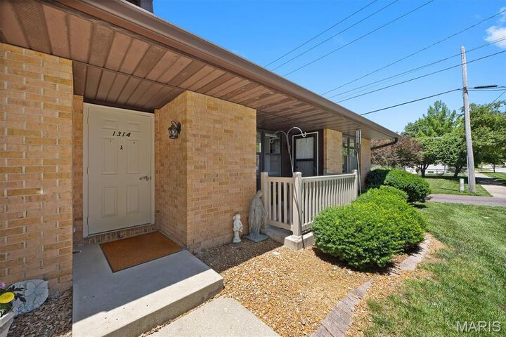 Property Photo:  1314 Pine Street A4  IL 62249 