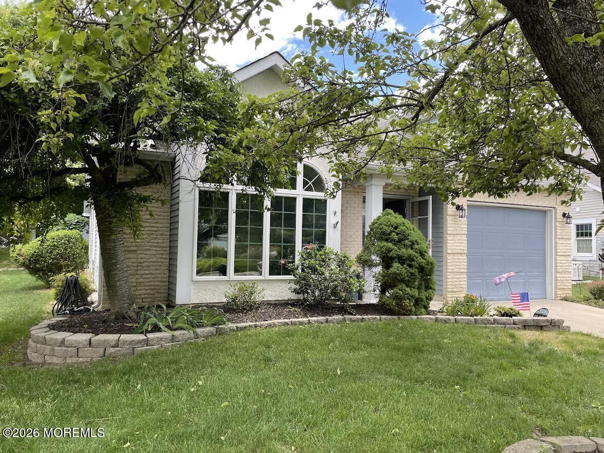 Property Photo:  2231 S Chanticleer Court  NJ 08755 