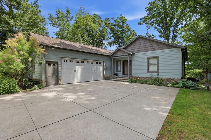 Property Photo:  7352 Hallridge Drive NE  MI 48809 