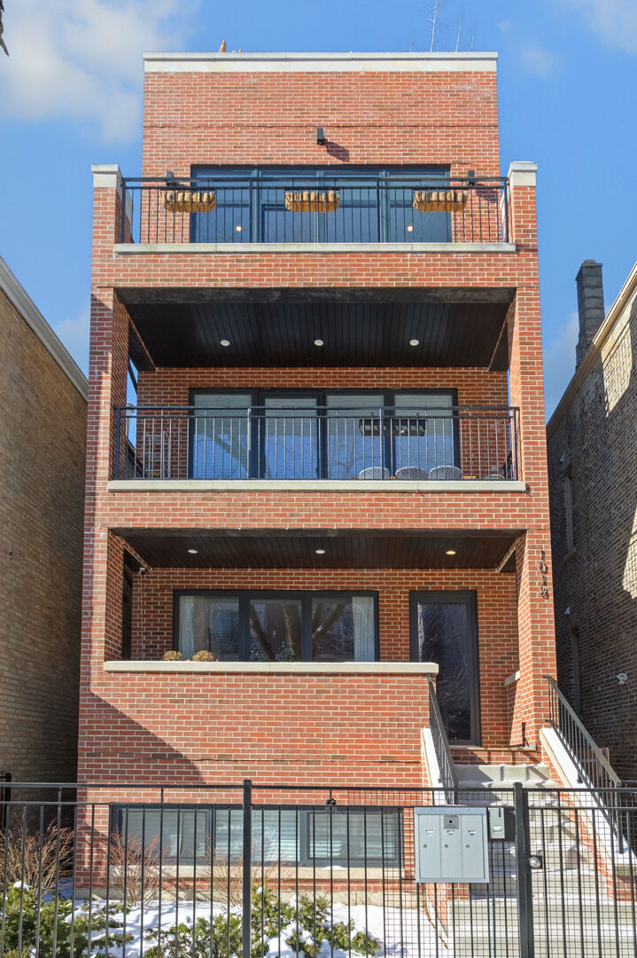 Property Photo:  1018 N Wood Street 3  IL 60622 