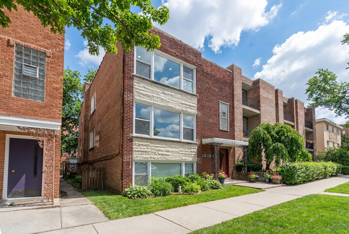 Property Photo: 5439 N Artesian Avenue 1 IL 60625