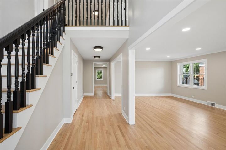 Property Photo:  446 S Stratford Avenue  IL 60126 