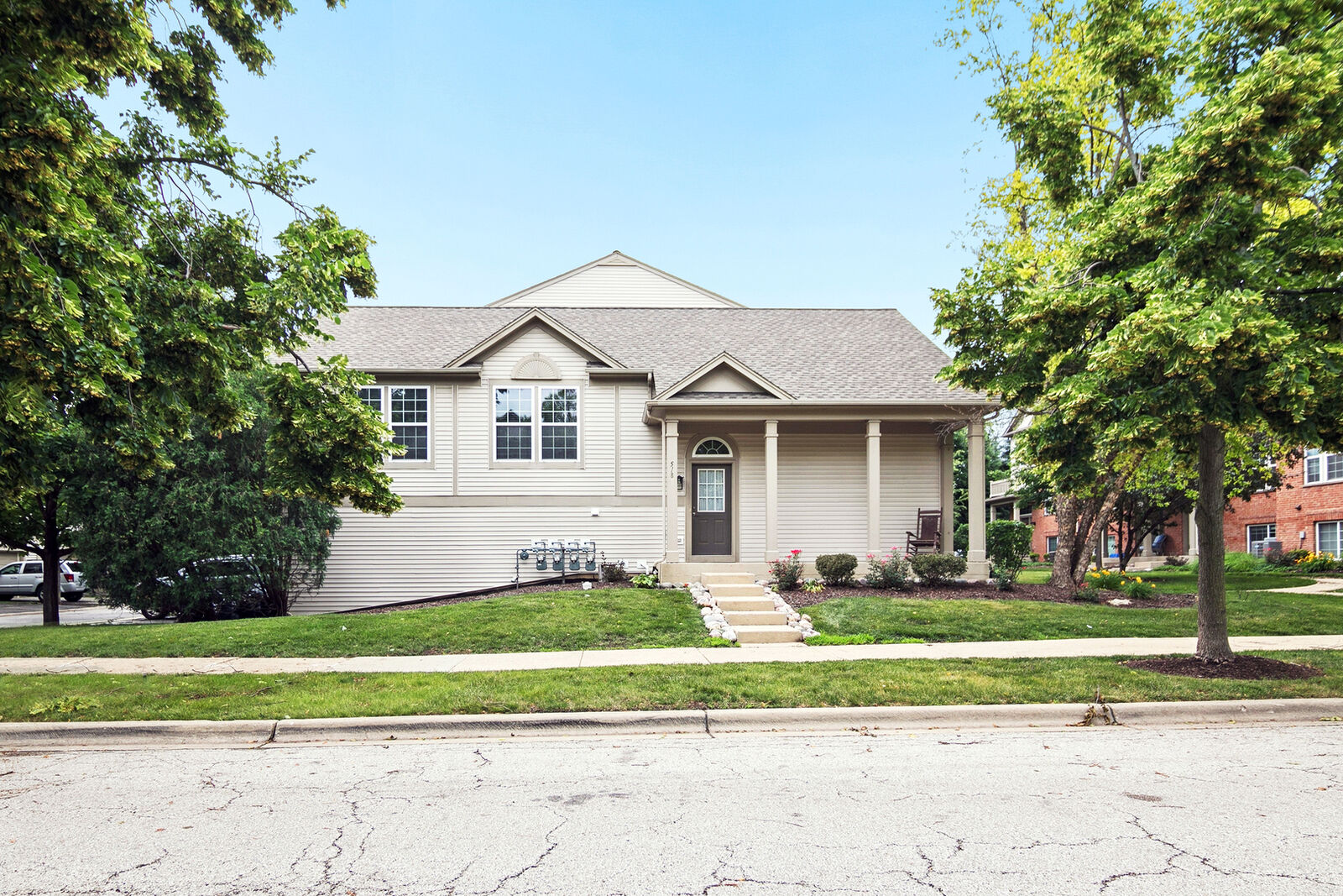 Property Photo:  518 Conservatory Lane  IL 60502 