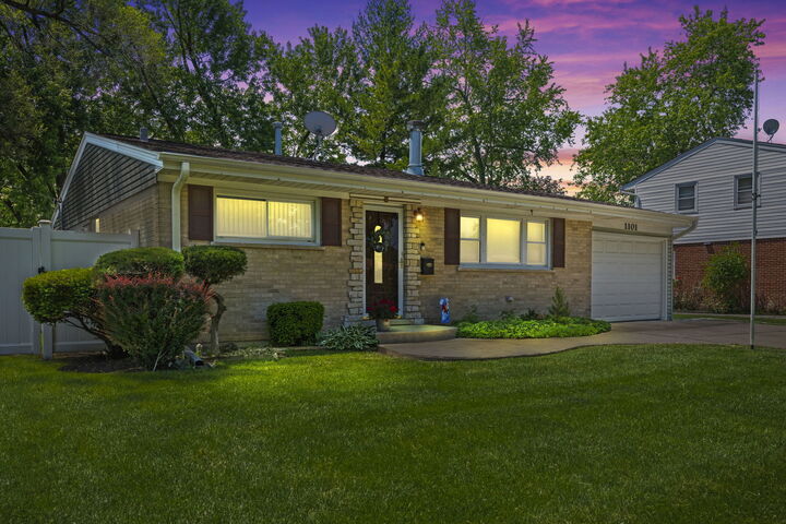 Property Photo:  1101 Anthony Road  IL 60090 