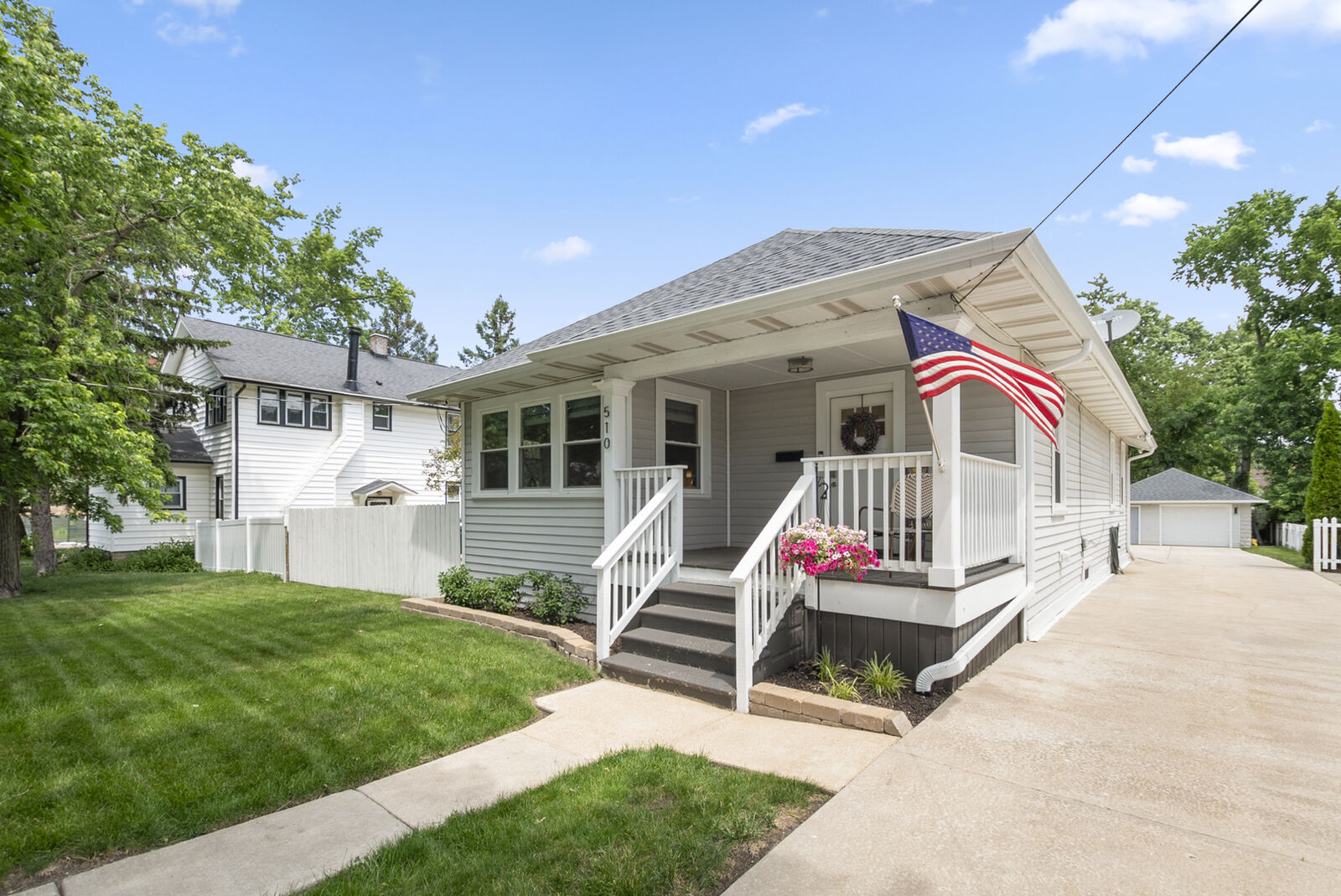 Property Photo: 510 E 13th Street IL 60441