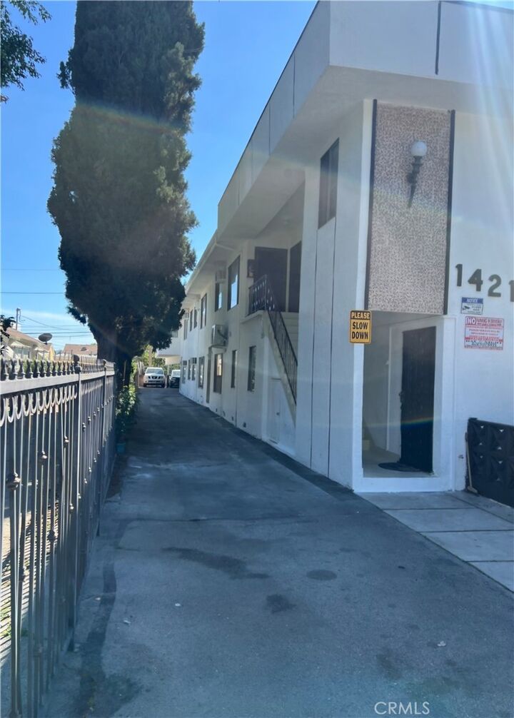 Property Photo:  14218 Sylvan Street  CA 91401 