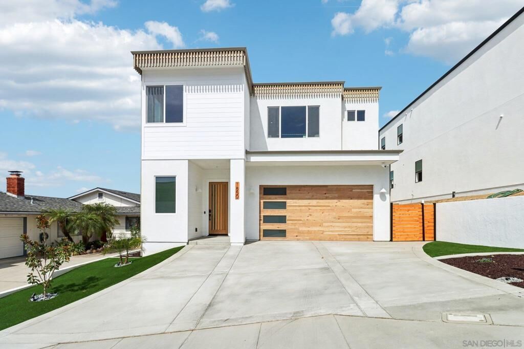 Property Photo: 1850 Illion St CA 92110