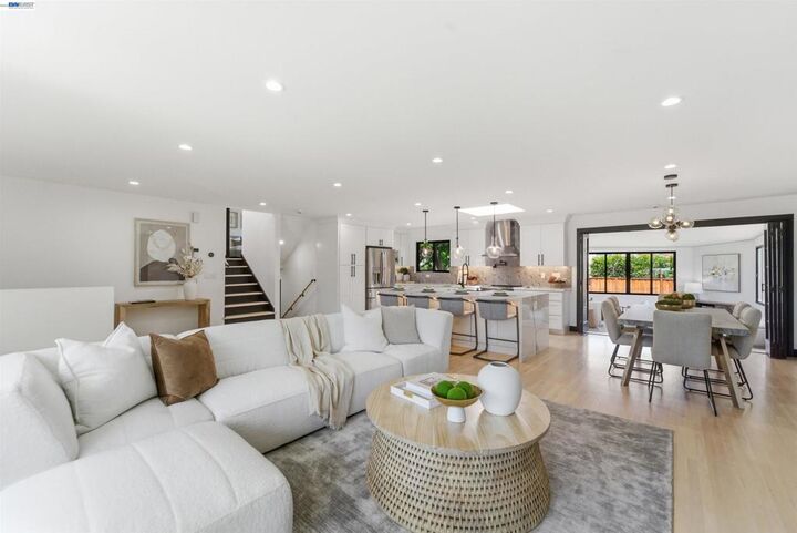 Property Photo:  884 S Mary  CA 94087 