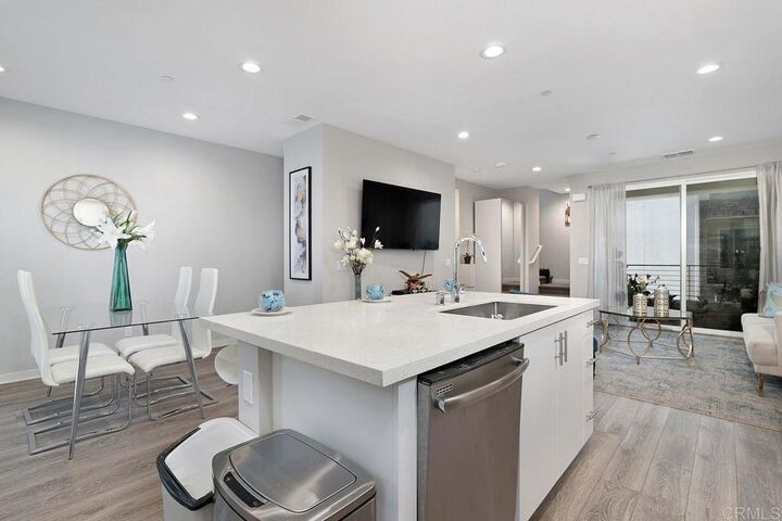 Property Photo:  2137 Stellar Way 4  CA 91915 