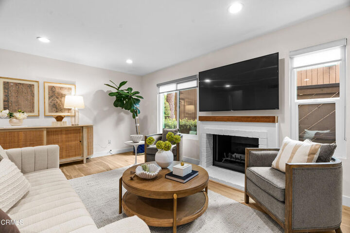 Property Photo:  100 Hurlbut Street 9  CA 91105 