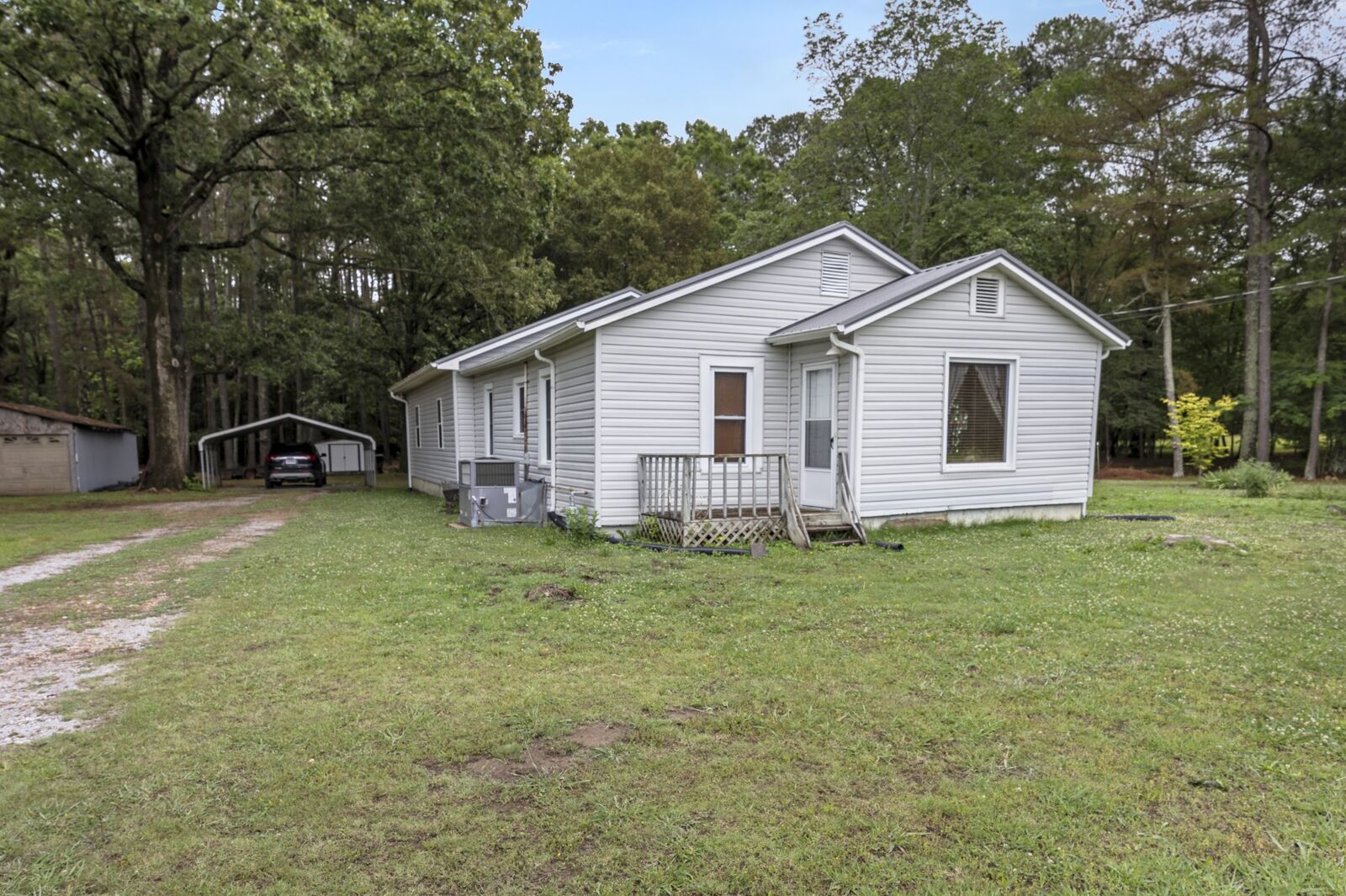 Property Photo: 8988 Old Tullahoma Rd TN 37330