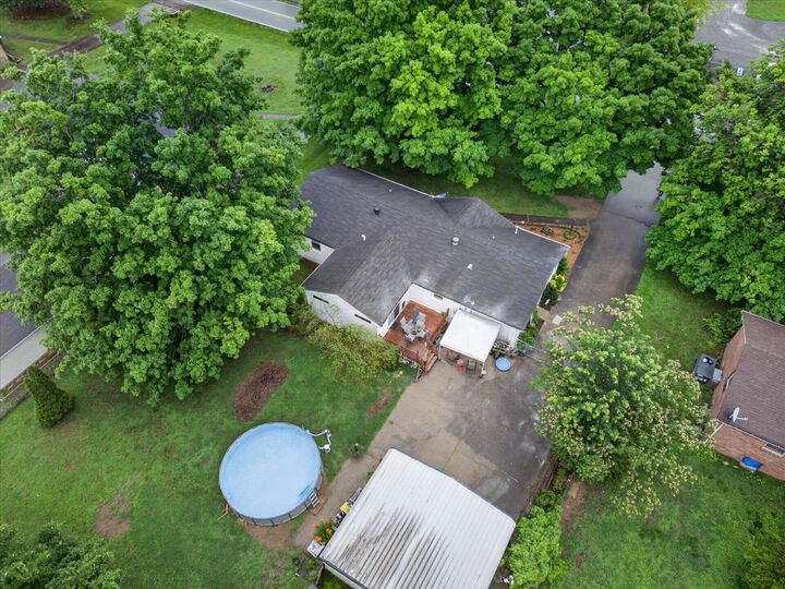Property Photo: 1814 Old Trenton Rd TN 37040