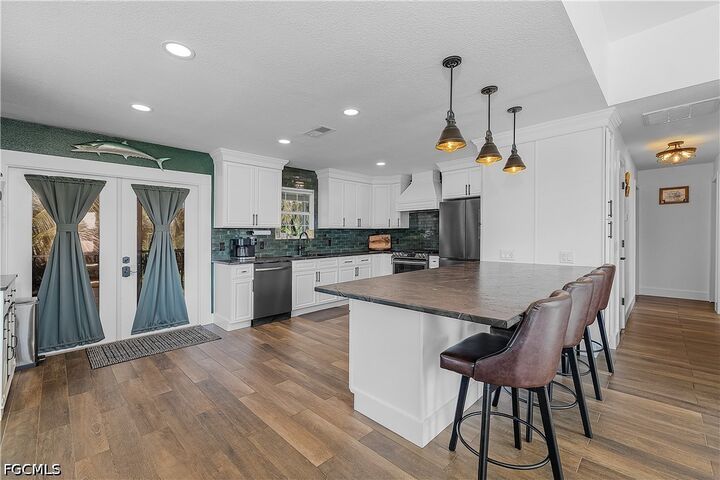 Property Photo:  2551 Tamarind Street  FL 33956 