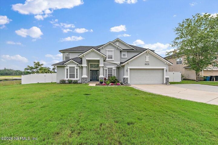 Property Photo:  8303 Autumnwind Drive  FL 32218 