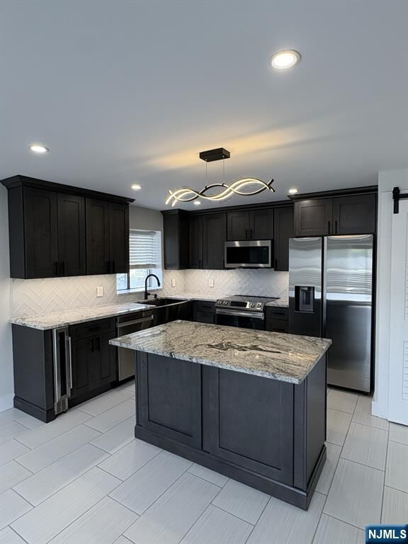 Property Photo:  281 Park Street 2L  NJ 07601 