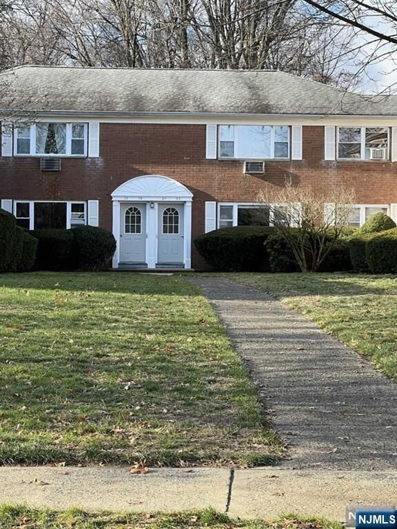 Property Photo:  17 Manchester Court  NJ 07470 