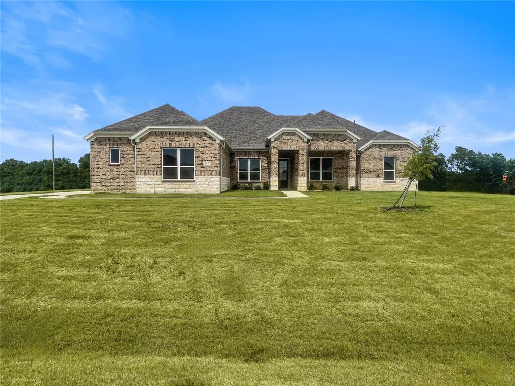 Property Photo:  117 Aiden Drive  TX 75165 