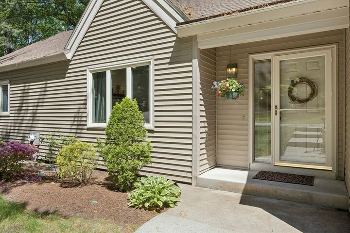 Property Photo:  12 Brandywyne 12  MA 01778 