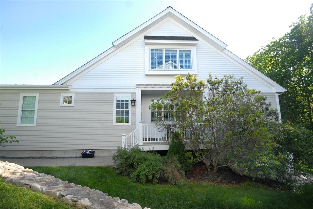Property Photo:  25 Black Horse Pl 25  MA 01742 
