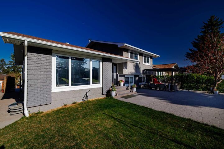Photo de la propriété: 124 Whiteside Crescent NE AB T1Y 2A7