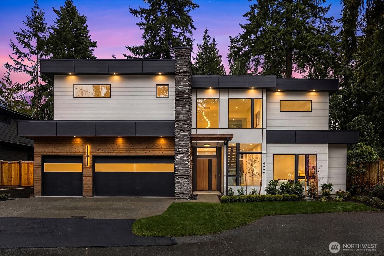 Property Photo:  10656  Woodhaven Lane  WA 98004 