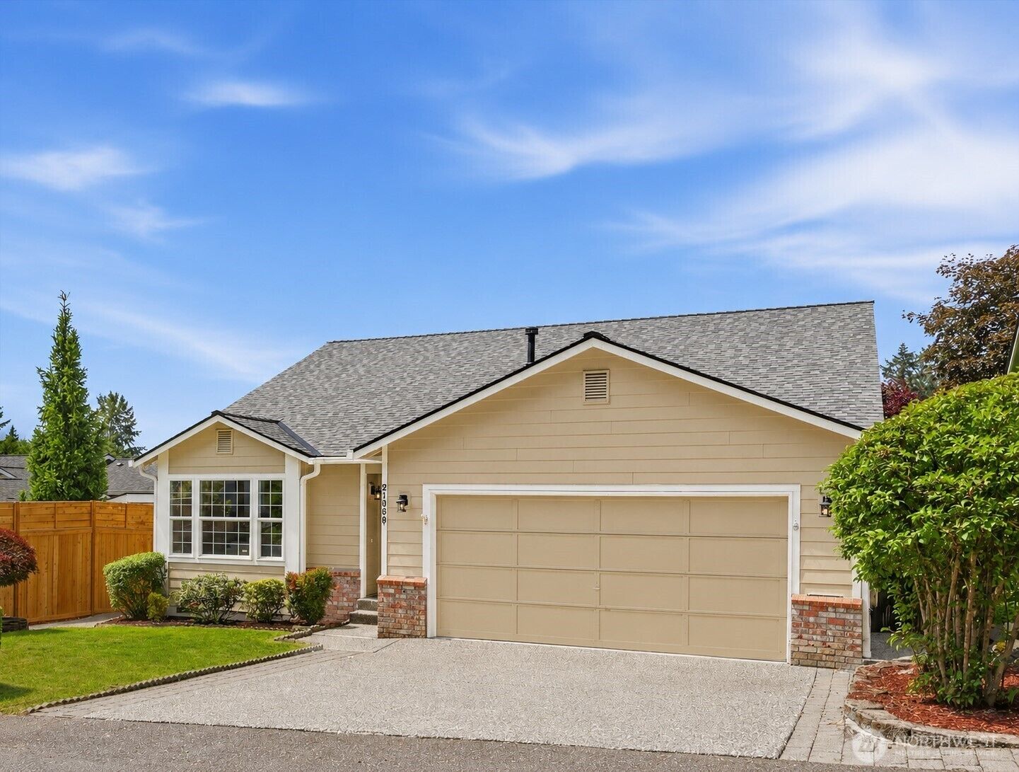Property Photo:  21030  25th Drive SE  WA 98021 