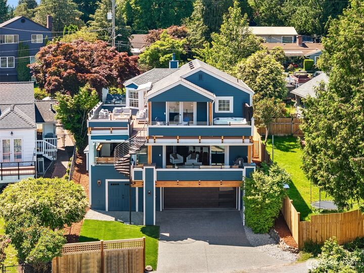 Property Photo:  11524  Durland Avenue NE  WA 98125 