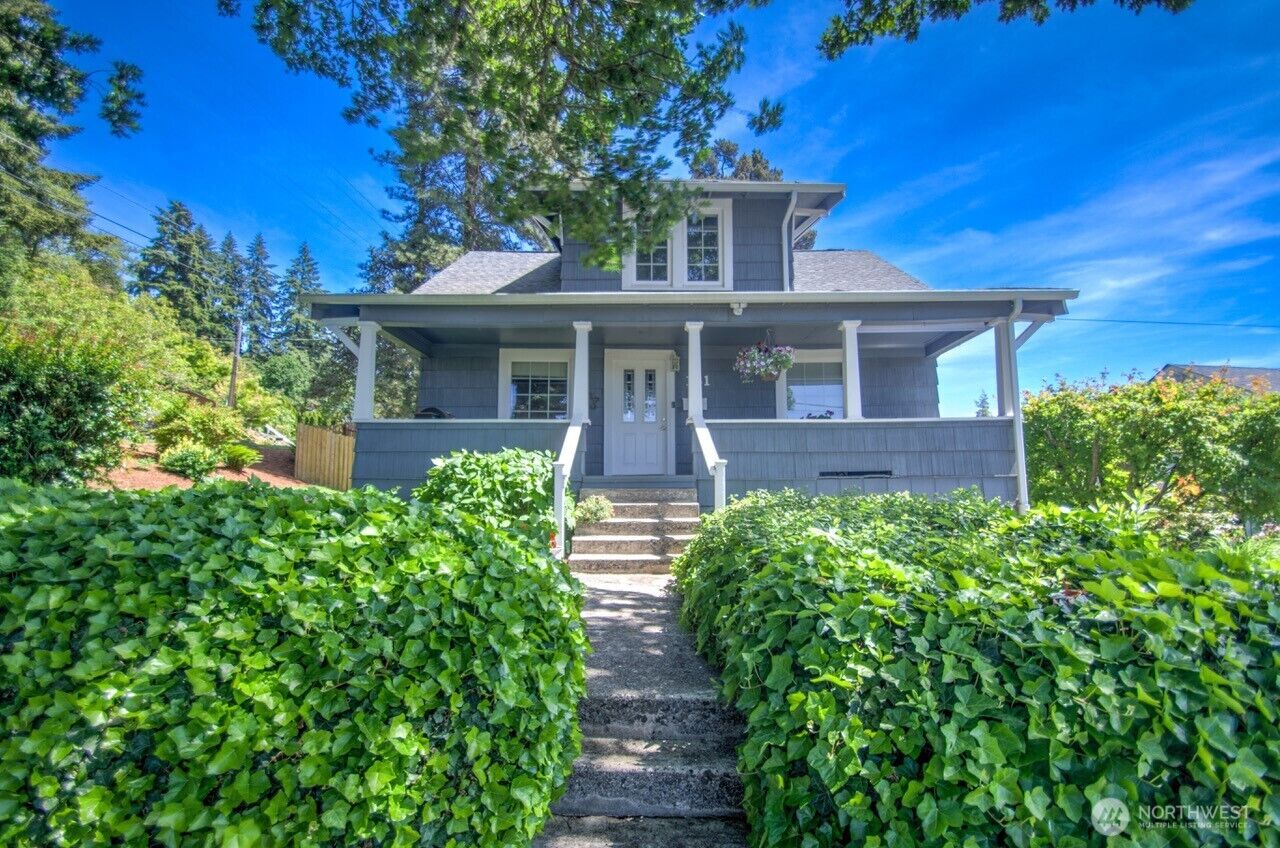 Property Photo:  181 SE 9th Street  WA 98532 