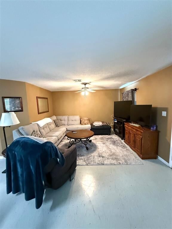 Property Photo: 1411 Pinehurst Street LA 70665