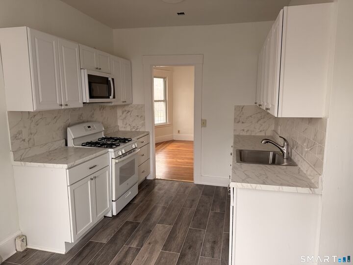 Property Photo:  621 Elm Street  CT 06511 