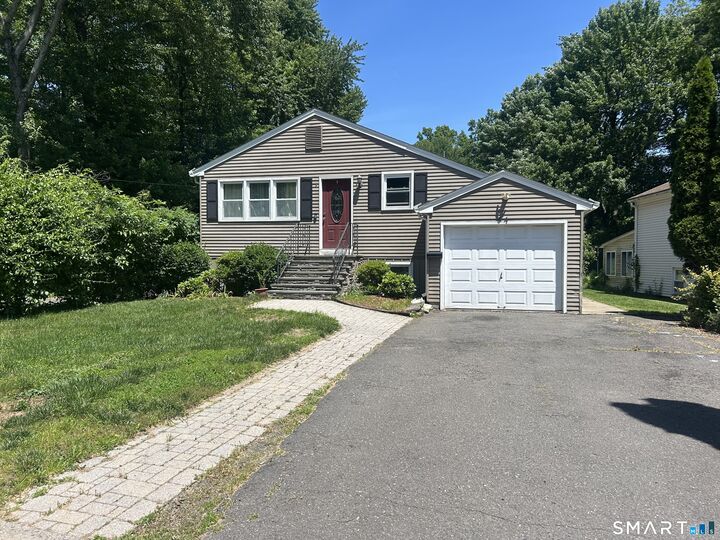 Property Photo:  54 Berkshire Road  CT 06107 