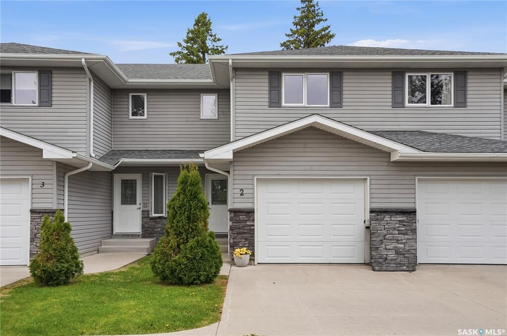 Property Photo:  5005 Central Avenue 2  SK S0K 4R0 