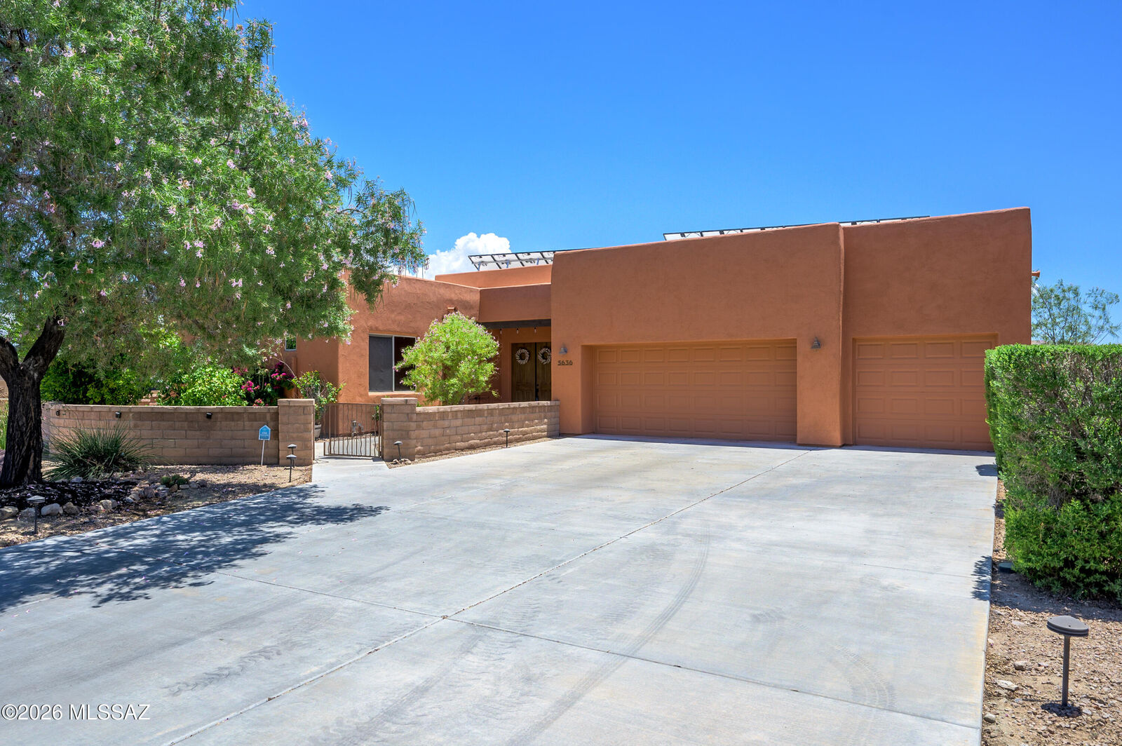 Property Photo:  5636 S Creosote Ridge Way  AZ 85747 